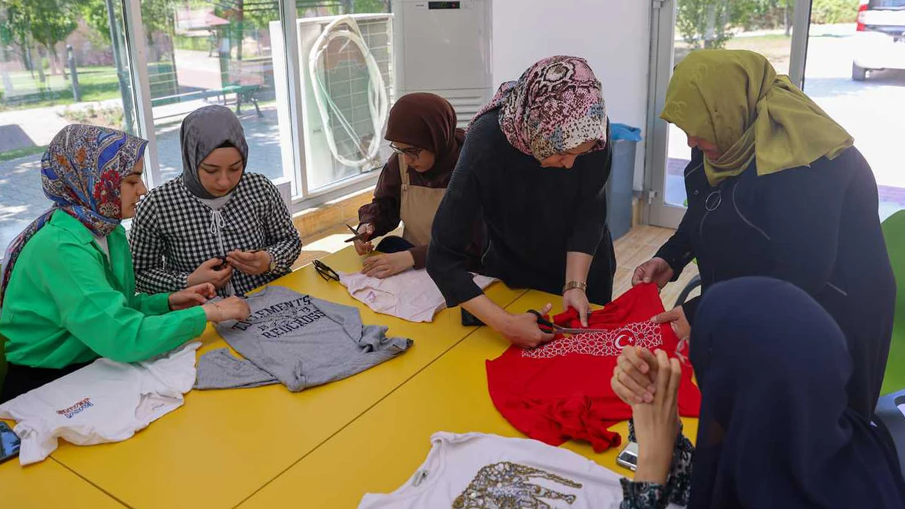 Çevre kirliliğine sebep olan plastik poşet kullanımına dikkat çekildi